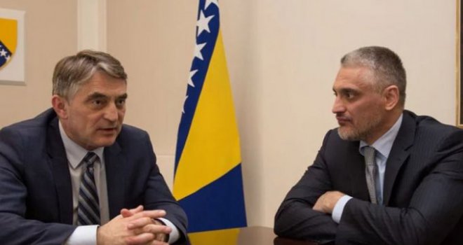 Zemljo, otvori se: DF odgovara hoće li Komšić kandidovati Čedu Jovanovića za ministra
