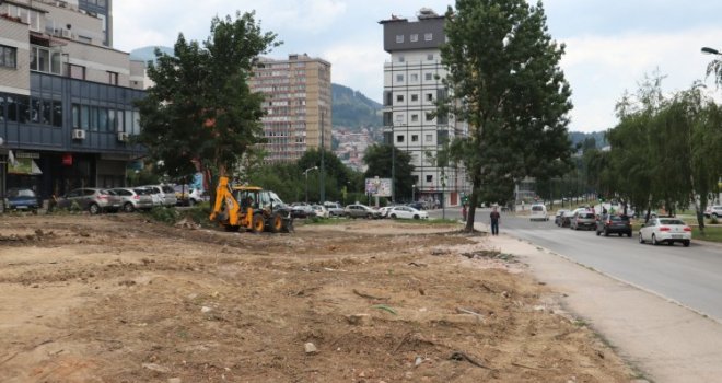 Nenadić: Okončano je rušenje 'druge kuće' u ulici Halida Kajtaza