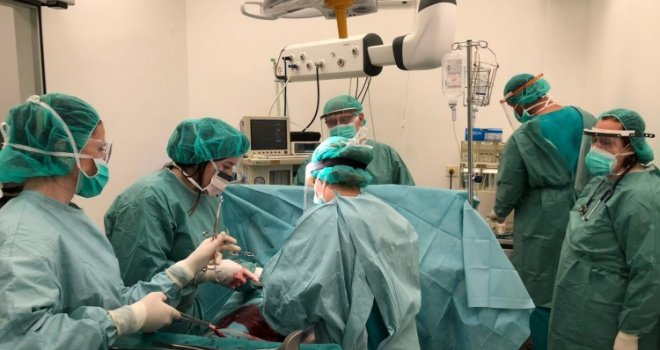 U Općoj bolnici urađen drugi porod carskim rezom trudnici pozitivnoj na Covid-19: Majka i beba su dobro!