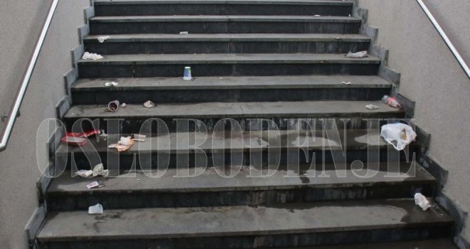 Crna rupa sarajevskog naselja: Kakav horor! Djeca idu kroz mračne tunele pune smeća, a delinkventi...