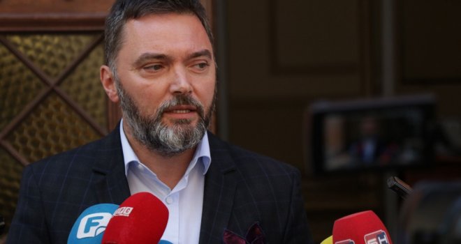 Staša Košarac pokušao preuzeti kontrolu nad izvozom oružja!?