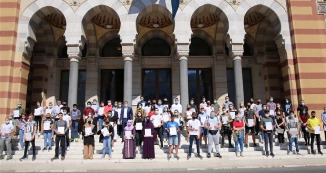 Grad Sarajevo isplatio 483 stipendije