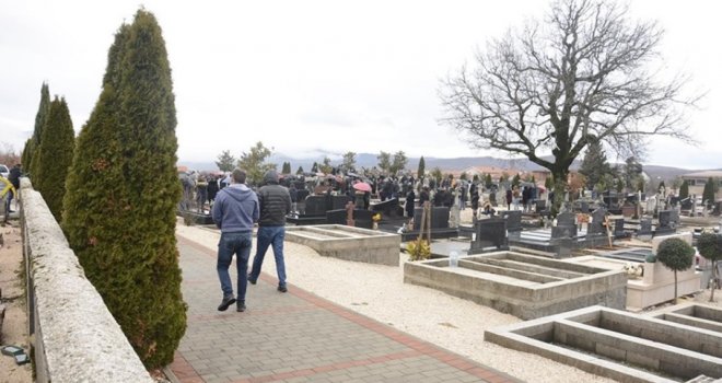 Na vječni počinak ispraćen i Stjepan Jukić