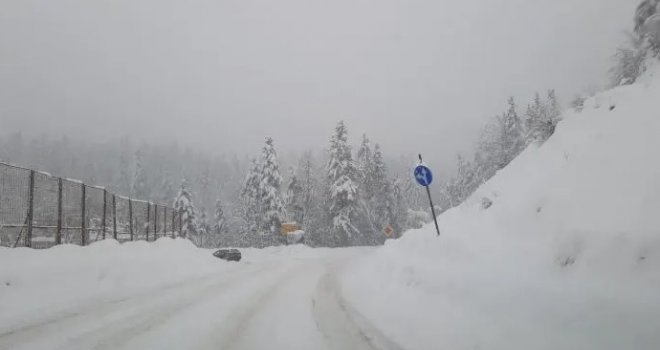 Preusmjeravanje saobraćaja na Bjelašnici napravilo haos: Nema znakova, kružni tok loše riješen... Pogledajte mapu kretanja