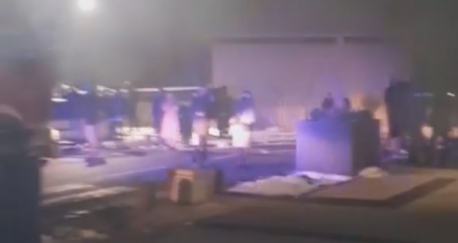 Drama na Stupu: Zapaljen 'golf' u podzemnoj garaži, stanare dim istjerao iz stanova