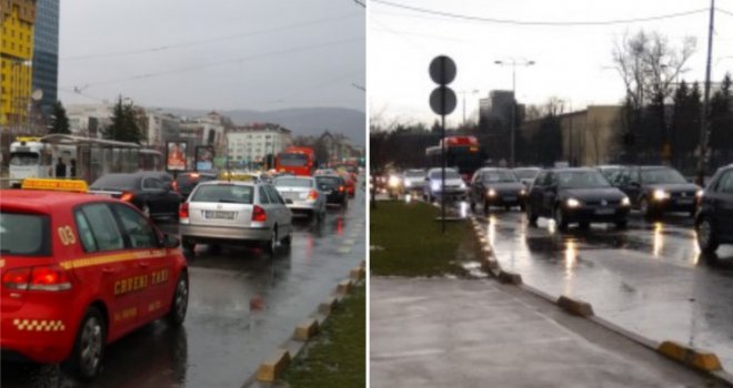 Kolaps u Sarajevu: Vozači gube strpljenje, saobraćajni 'čep' od Marijin Dvora do Baščaršije