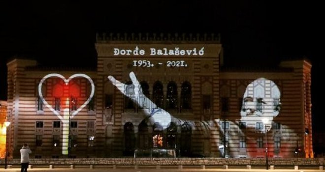 Sarajevska Vijećnica osvijetljena u čast Balaševića: Hvala ti Đole!