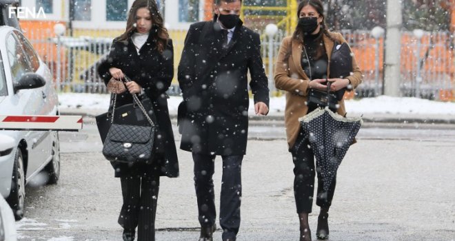 Nastavljeno suđenje u predmetu 'Respiratori'