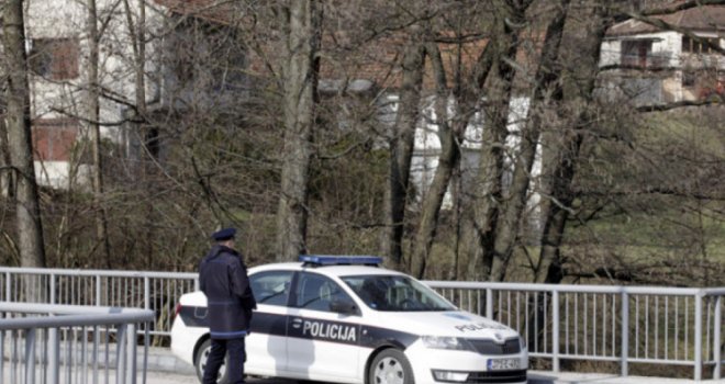 Filmska pljačka: Muškarca presreli u vožnji i oteli mu 150.000 maraka!