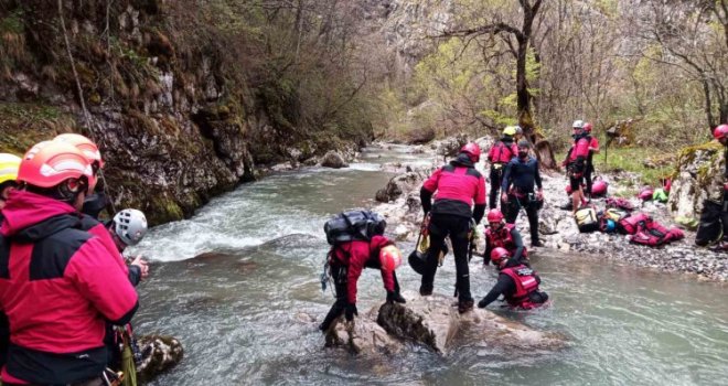 Tijelo nestalog muškarca izvučeno iz korita kanjona Rakitnice, nepristupačan teren 'češljalo' devet timova