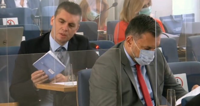 Na sjednici Skupštine KS predstavljen i zastupnicima podijeljen 'Priručnik za zaštitu okoliša'