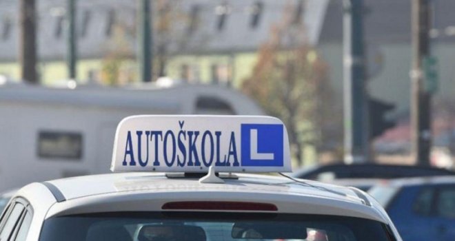 Instruktor Mustafa Karavdić optužen da je kandidatkinju htio uhvatiti za grudi: 'Vožnja je bila dobra, žuriš li?'