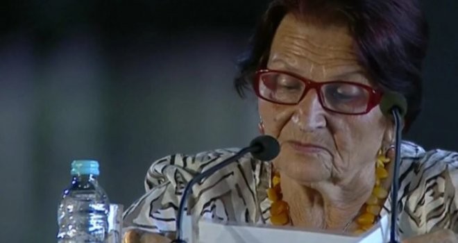 'Sine moj, ko ti ne da da mi dođeš, nije valjda da su te ubili?': Stihovi koje je pročitala Kada Hotić slamaju srce...