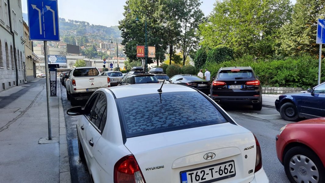 parkirana-vozila-reisa-dzemaludina-causevica2