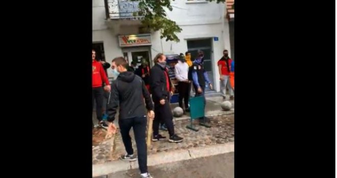 Ekipa N1 napadnuta na Cetinju, demonstranti ih gađali kamenjem