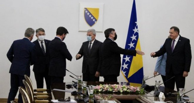 Susret Dodika i Palmera: Pogledajte kako je lider SNSD-a pozdravio američkog izaslanika