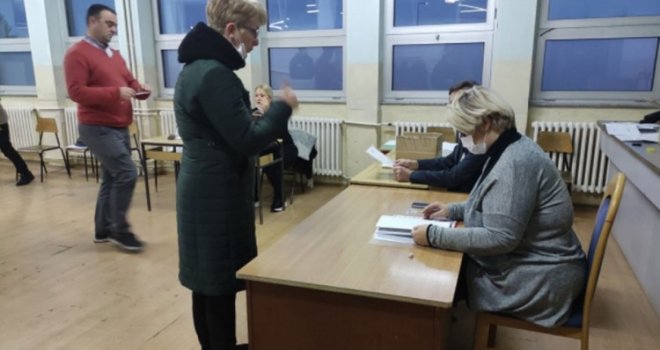 Mala izlaznost birača na prijevremene izbore za gradonačelnika Prijedora