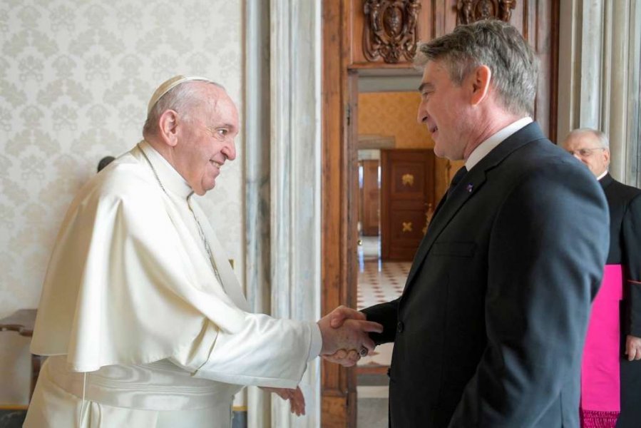papa-franjo-komsic