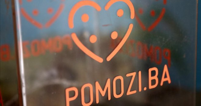 Pomozi.ba upozorava građane: Ova žena se lažno predstavlja kao humanitarna radnica i uzima novac