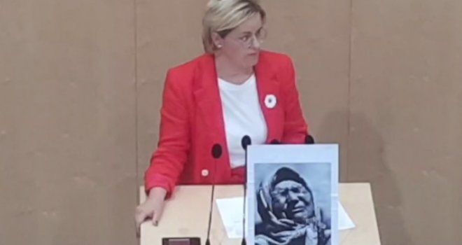 Parlament Austrije jednoglasno usvojio Rezoluciju o genocidu u Srebrenici