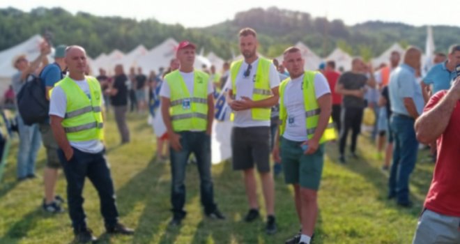 Počelo okupljanje učesnika Marša mira u Nezuku: Ujutro kreće oko četiri hiljade učesnika