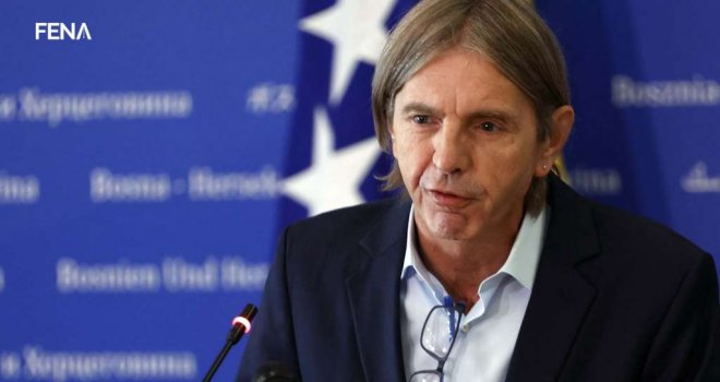 Kojović: 'Dugo smo razgovarali sa Čovićem, on je bio element stabilnosti, danas ćemo saznati šta je odlučio...'