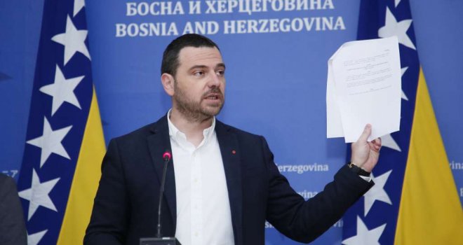 Magazinović: Nakon više od pet godina slijedi obilježavanje službenih vozila naljepnicom