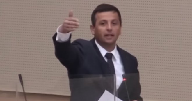 Vukanović žestoko uzvratio lideru HDZ-a: 'Ne mogu biti ministar jer ne poštujem ustaše?! Nervozan je Čović!'
