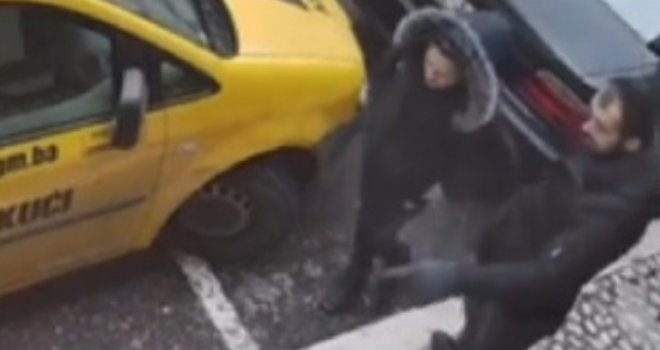 Prepoznajete li ih: Kamera ih dobro snimila... Pogledajte kako muškarac i žena usred dana, u Sarajevu, obijaju automobil!