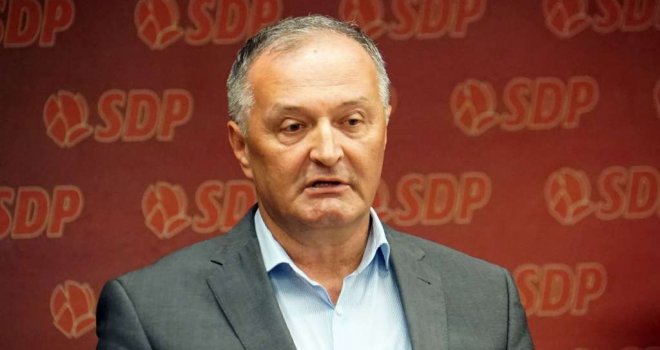 Nakon najave da će i njega smijeniti, Zukan Helez prokosno poručio: Prije mene će svi oni iz VM BiH otići, to je njihov zadnji trzaj!