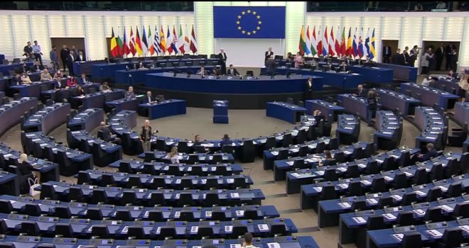 Preokret u Evropi, stižu žestoke mjere: Djeci do 16 godina zabranjuje se pristup društvenim mrežama?!