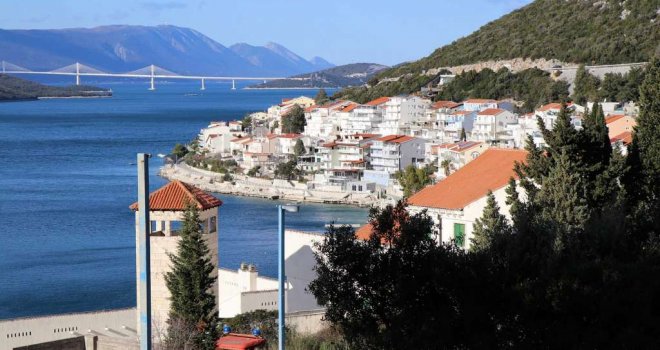 Planirate ove godine ljetovati u Neumu: Ovo su cijene hrane, pića i smještaja 