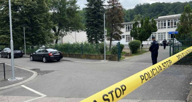 Velika policijska akcija na sjeveroistoku BiH: Pretresi i hapšenje, priveden policijski službenik...