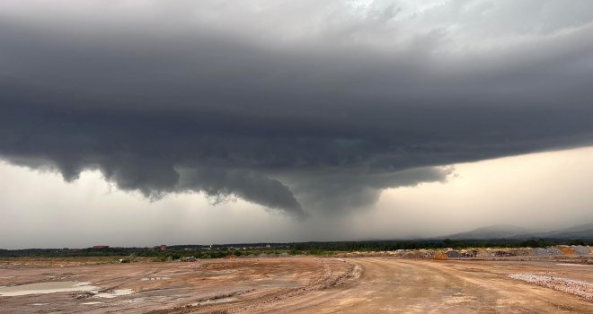 Jezivi prizori: U Prijedoru se zamalo formirao tornado