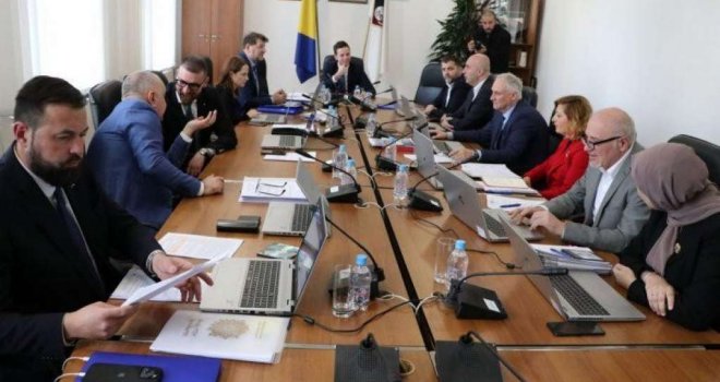 Uvećava se osnovica plata u javnom sektoru: Vlada KS utvrdila Prijedlog budžeta za 2026. godinu u iznosu od 1,9 milijardi KM