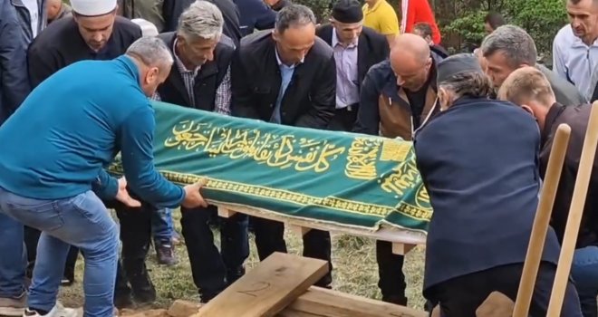 Klanjana dženaza Amili, koja se sa sinom utopila u Sarajevu: Kada nas pronađete nazovite mog babu Asima