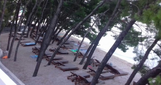 Ogorčen na Jadranu: 'Okružili me i potjerali s plaže ako ne platim 75 eura za ležaljku... Više volim stavit šugaman i leći'