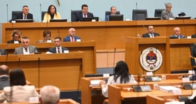 Dodikov SNSD povukao iz procedure kontroverzni zakon o zaštiti ustavnog uređenja Republike Srpske