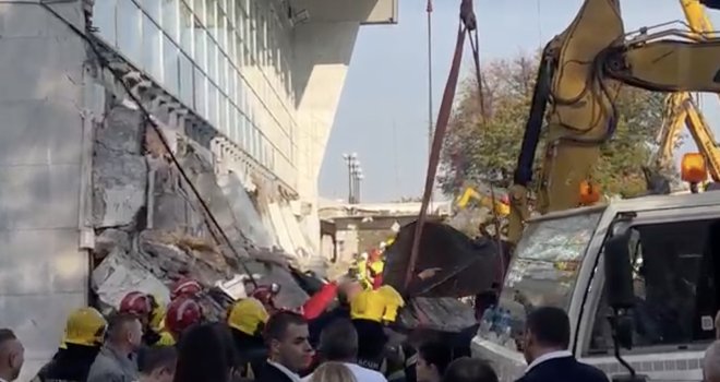 Viši sud u Novom Sadu presudio: Srbija porodicama stradalih u padu nadstešnice mora platiti po 43.000 eura  