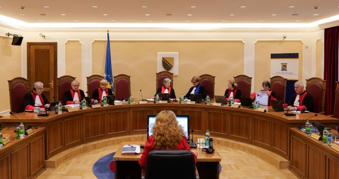 Ustavni sud BiH javno objavio Krešićeva pitanja i svoje odgovore: Vrši li se postavljenim pitanjima pritisak na rad suda