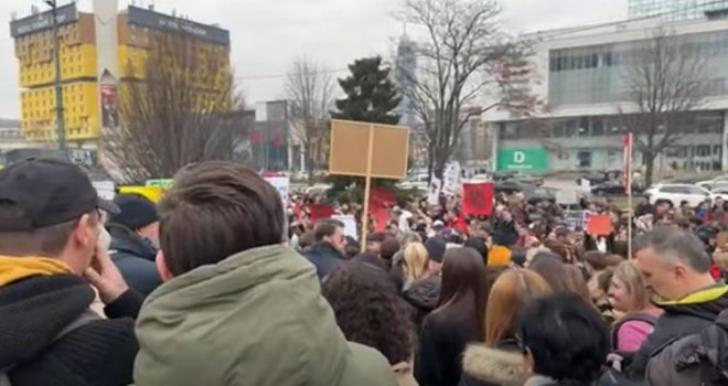 Srbija: Studenti u blokadi se ogradili od organizacija i stranaka koje planiraju nasilje u subotu
