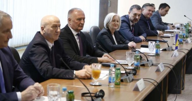 Kako naplatiti štetu od RS: Hoće li se dug od 110 milina KM prema Viaductu 'prebaciti' u državni budžet?! 