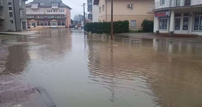 Poplave prijete Unsko-sanskom kantonu, Sana se izlila, Una na rubu kritične tačke