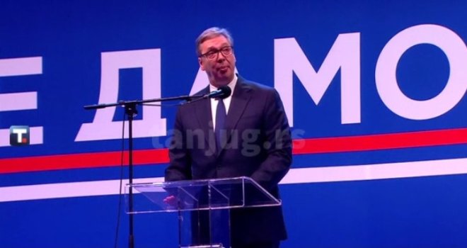 Haos u Beogradu, na mitingu SNS-a: Zapalio se roštilj, došlo do tuče, a Vučić iznio svoje zahtjeve…