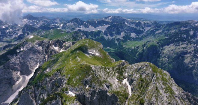 Američki državljanin poginuo tokom planinarenja na Magliću