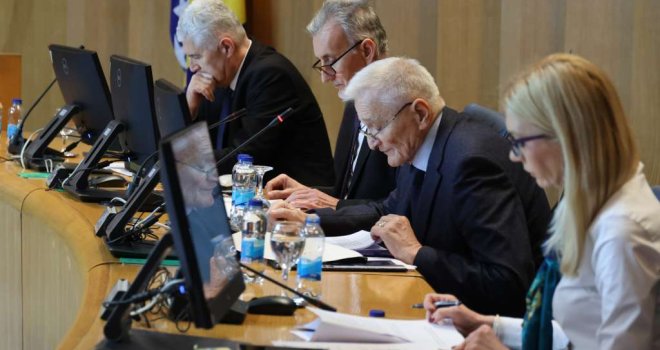 Dom naroda PSBiH danas o zakonima o VSTV-u, Sudu BiH, Izbornom zakonu BiH i smjeni kadrova SNSD-a