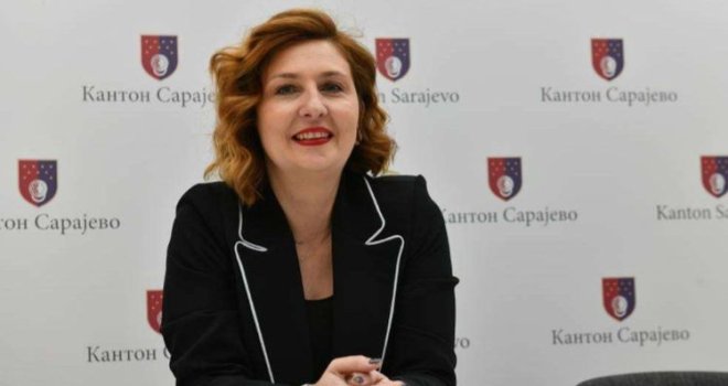 SDP BiH: Vjerujemo da će naša ministrica dokazati svoju nevinost, a medijski spektakl ispred zgrade Vlade KS...