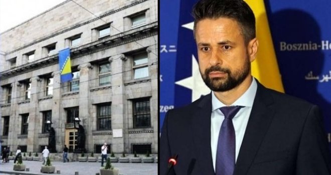 A zašto 'amidžići' dug ne isplate iz entitetske kase?! Odjednom bi ministar zavukao ruku u trezor Centralne banke BiH!
