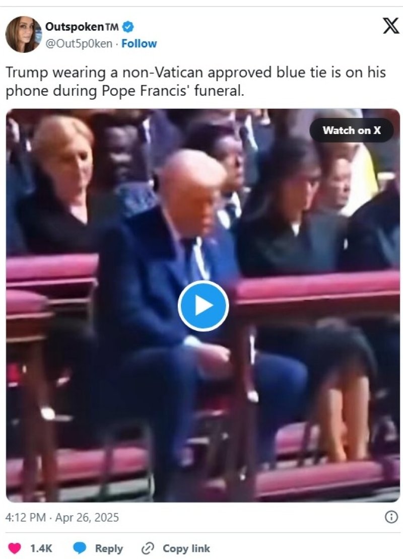 donald-trump-spava-melania-sahrana-papa-franjo-3