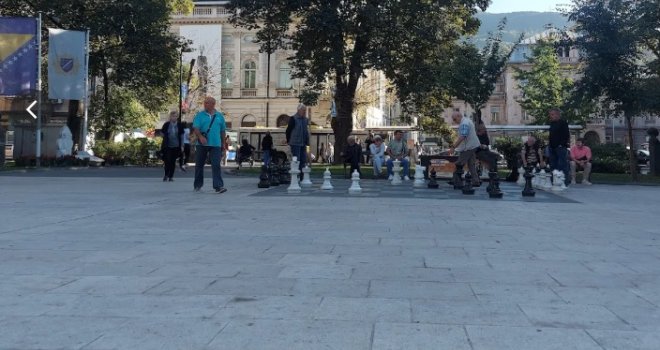  Zaustavljena izgradnja podzemne garaže na Trgu Oslobođenja – Alija Izetbegović u Sarajevu